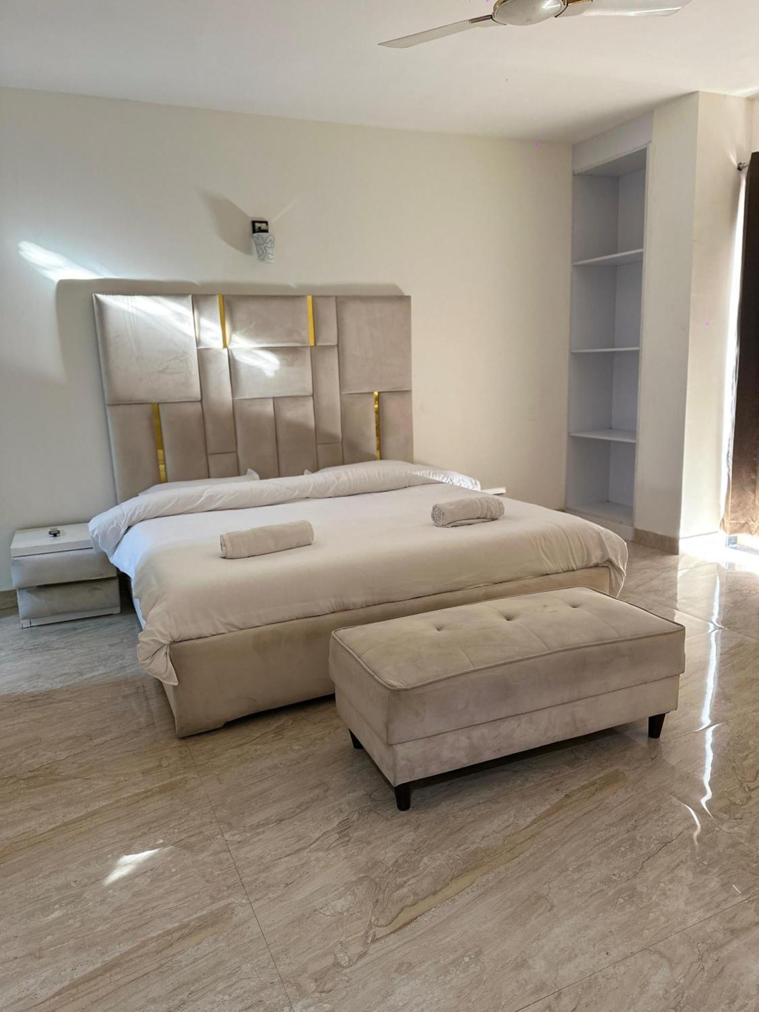 Sky Villa With Private Pool Ноида Екстериор снимка