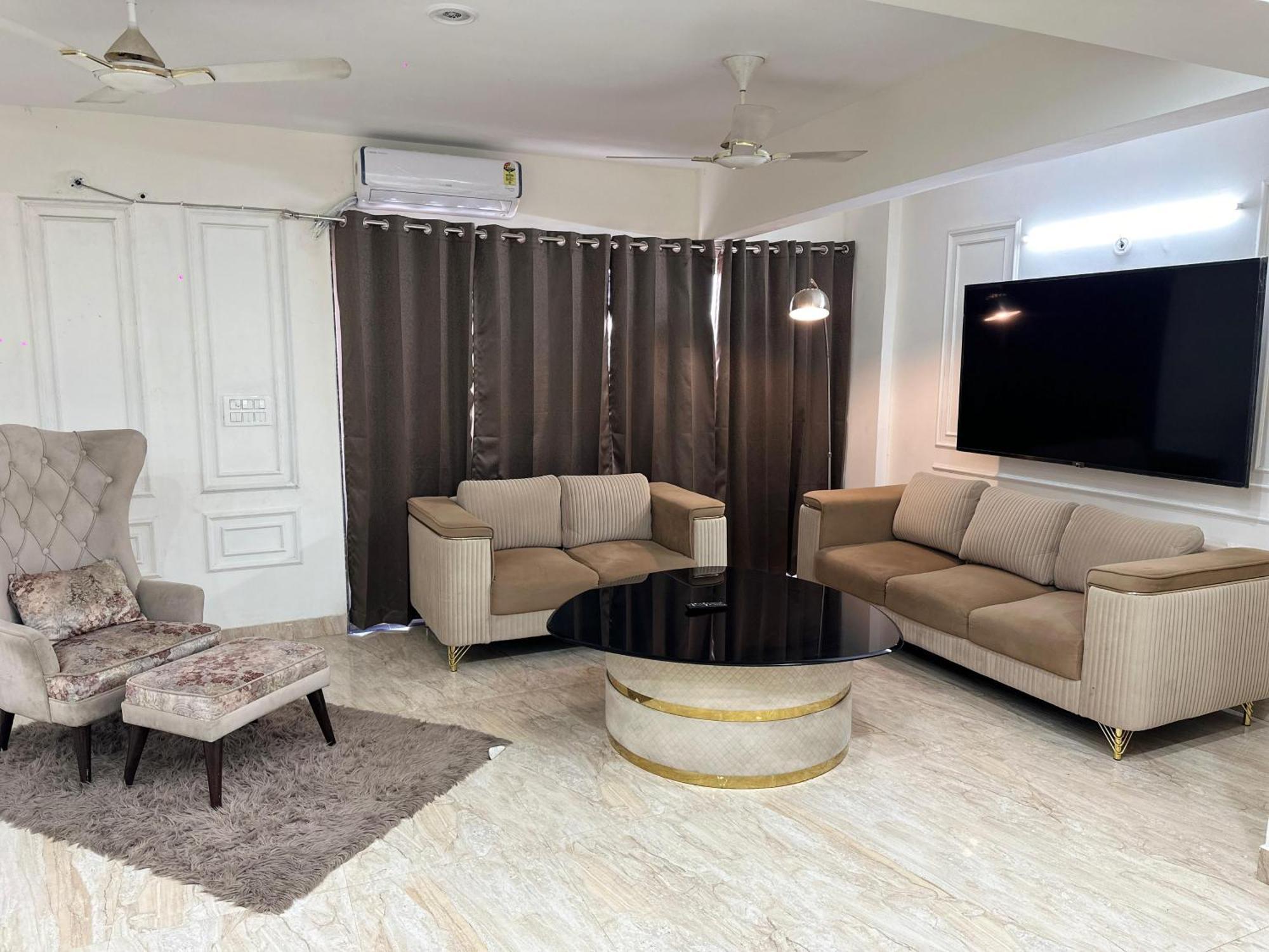 Sky Villa With Private Pool Ноида Екстериор снимка