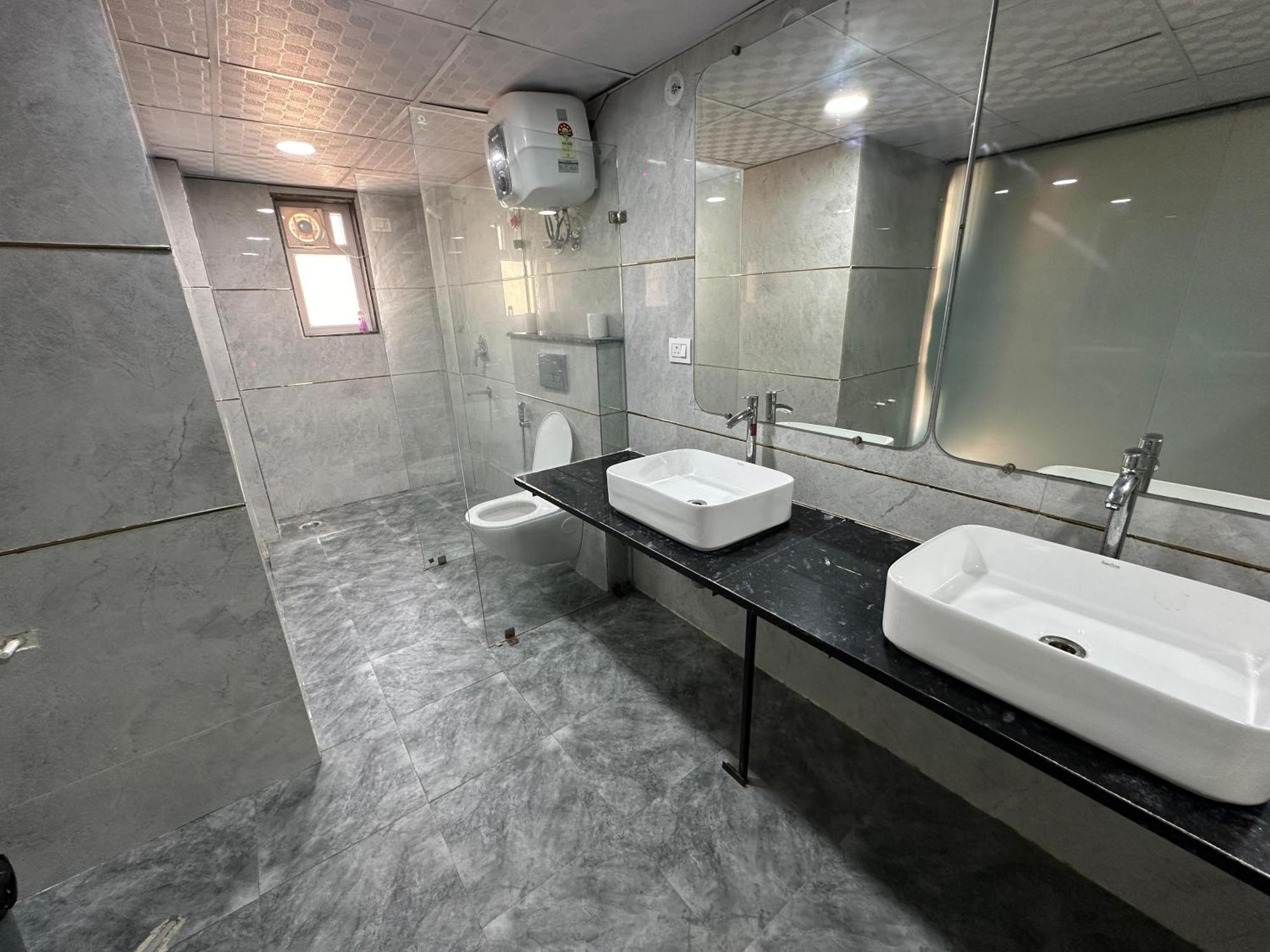 Sky Villa With Private Pool Ноида Екстериор снимка