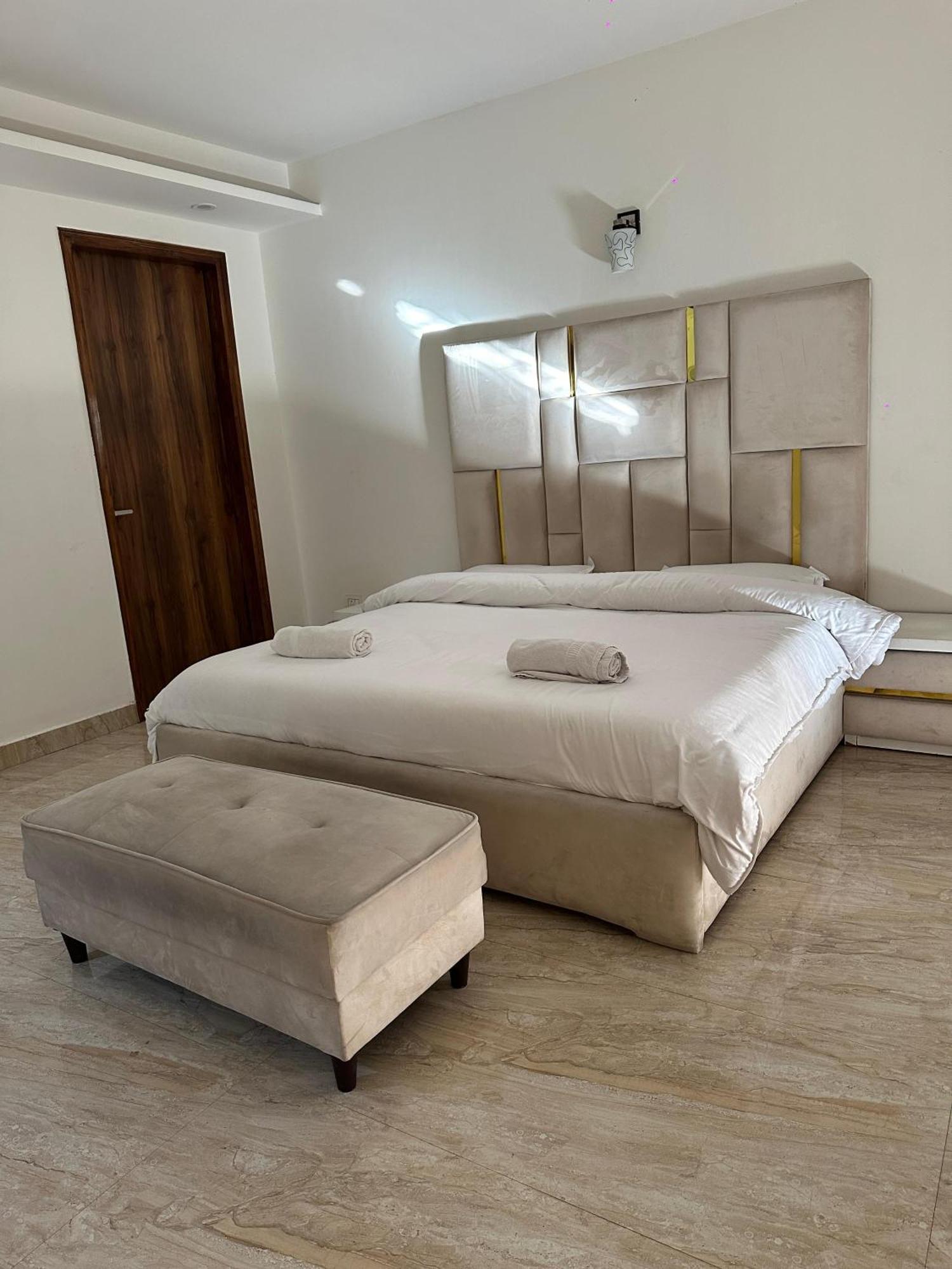 Sky Villa With Private Pool Ноида Екстериор снимка