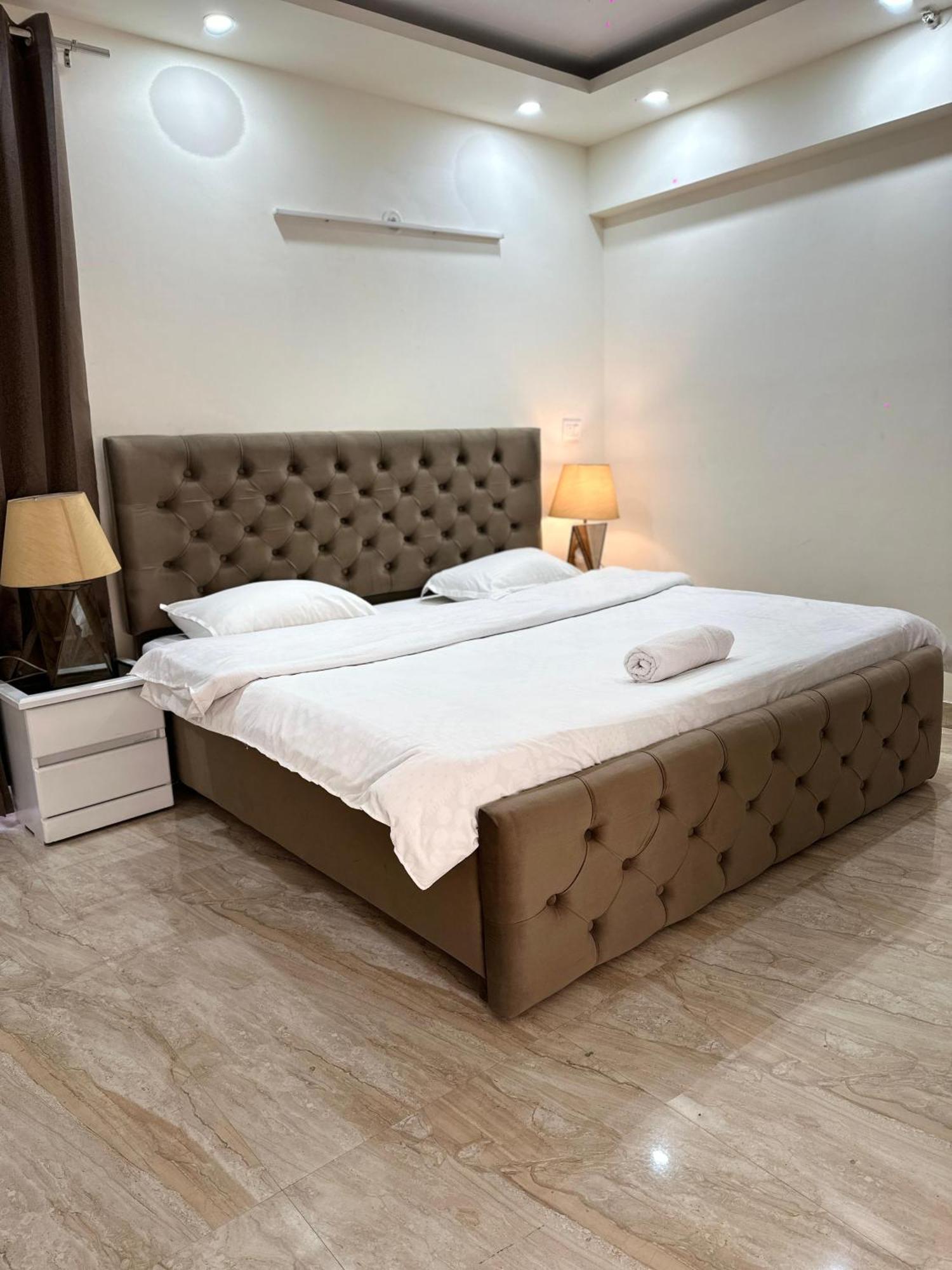 Sky Villa With Private Pool Ноида Екстериор снимка