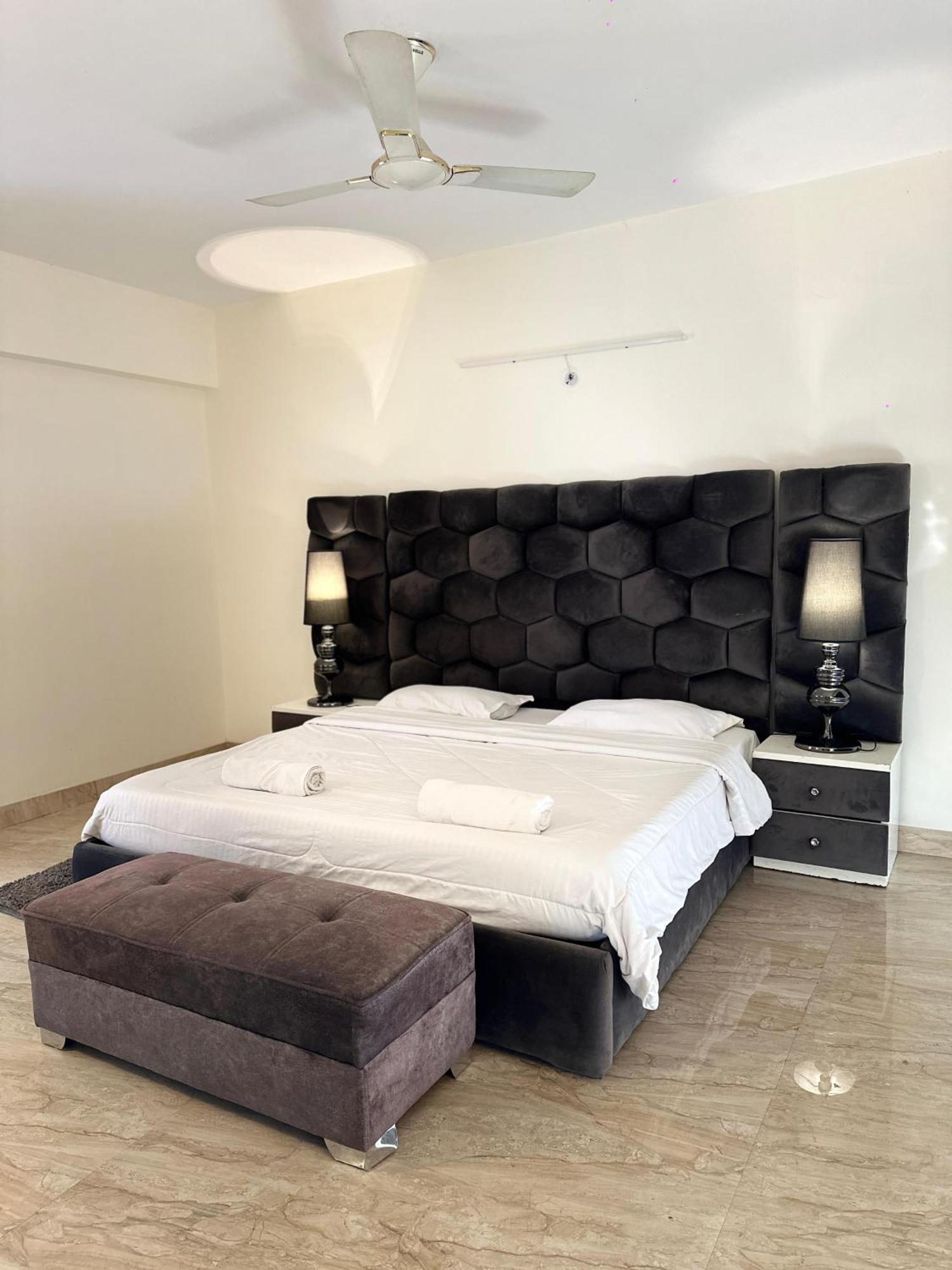 Sky Villa With Private Pool Ноида Екстериор снимка
